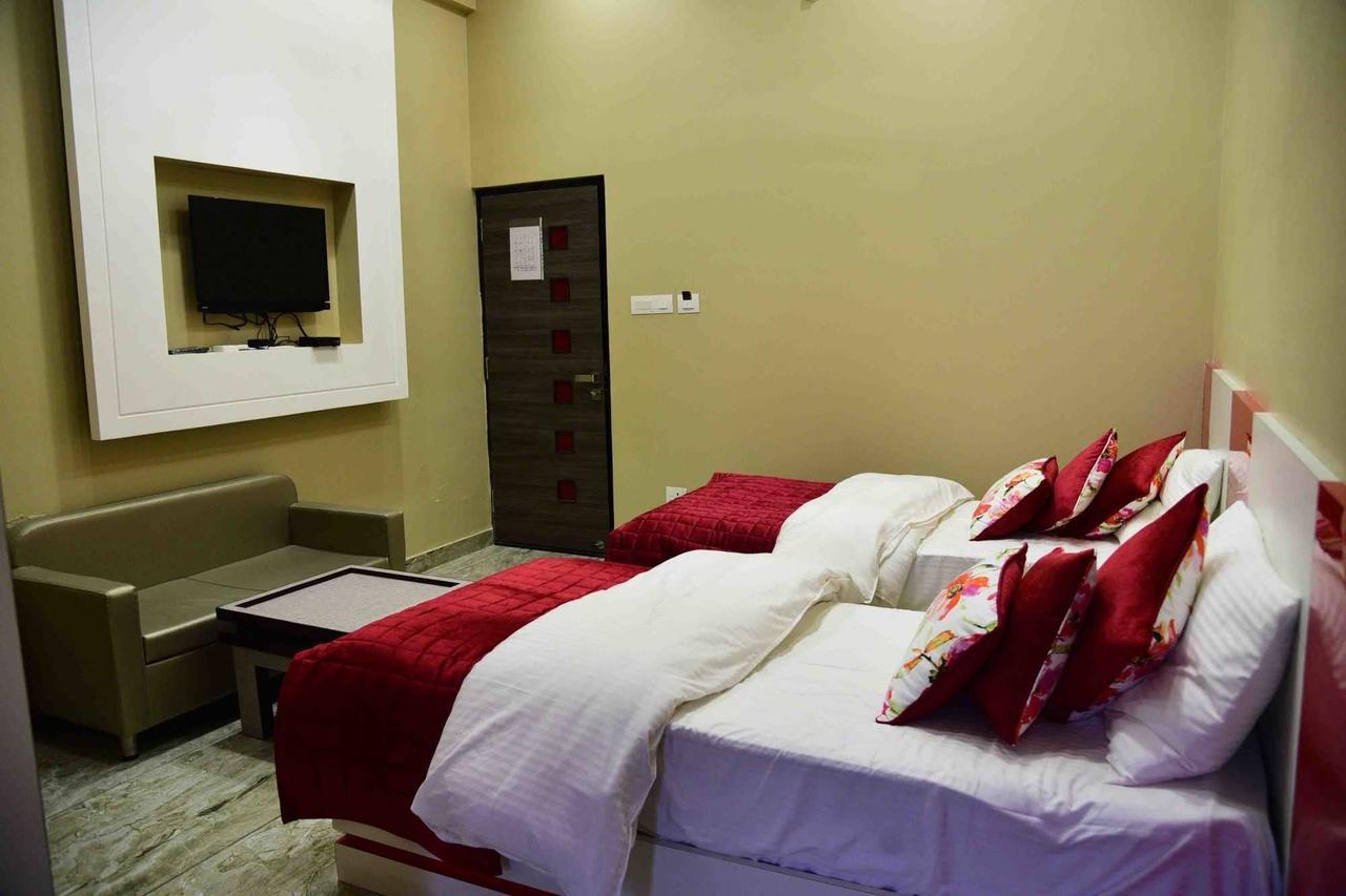 Fabhotel Kangra Roadway Inn Tanda Kültér fotó